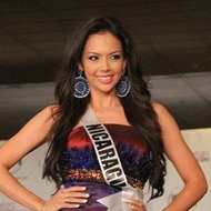 Farah Eslaquit, 33 (Model)