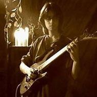 Faraz Anwar, 46 (Guitariste)