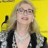 Fay Presto, 77 (Ảo thuật gia)