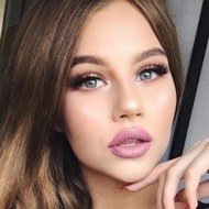 Felicia Aveklew, 26 (YouTube明星)