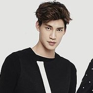 Feng-tian, 32 (Pop Singer)