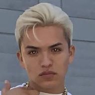 fernfloress, 27 (Instagram Star)