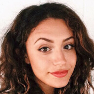 Fia James, 27 (流行歌手)