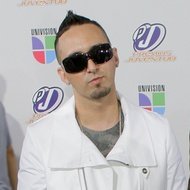 Fido, 42 (Reggaeton-Sänger)