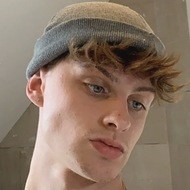 Fin Drakes, 22 (Estrella de TikTok)