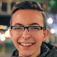 FinsGraphics, 25 (YouTube Star)