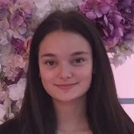 Fleur Roberts, 21 (TikTok Star)