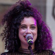 Flor Amargo, 37 (流行歌手)