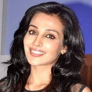 Flora Saini, 45 (Киноактриса)