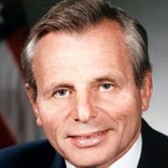 Frank Carlucci (1930 - 2018) (政治家)