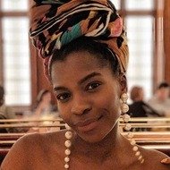 Frederique Harrel, 38 (Blogger)