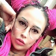 Fresa Malakian, 40 (Instagram Star)