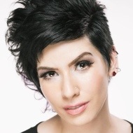 Fryda Wolff, 43 (配音女演員)