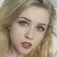 Gabby Valente, 28 (YouTube Star)