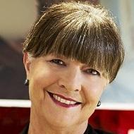 Gabi Hollows, 70 (Врач)