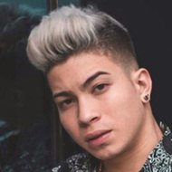 Gabo Espinoza, 25 (流行歌手)