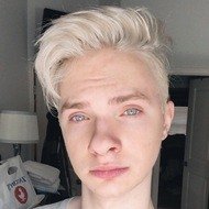 Gale Adelade, 23 (Twitch Star)
