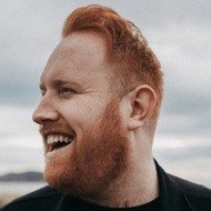 Gavin James, 34 (流行歌手)