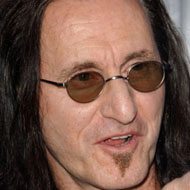 Geddy Lee, 70 (Ca sĩ nhạc Rock)