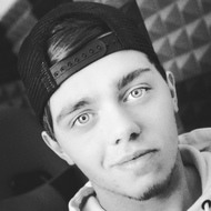 Generzon, 27 (YouTube Star)