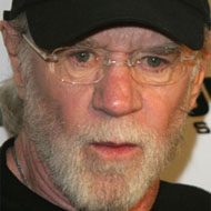 George Carlin (1937 - 2008) (Comico)