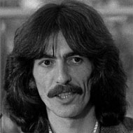 George Harrison (1943 - 2001) (Nghệ sĩ guitar)