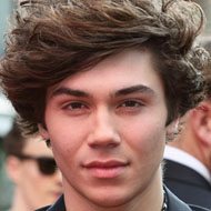 George Shelley, 32 (Поп-певец)