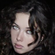 Georgia Christy Edwards, 25 (民歌手)