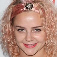 Georgia Henshaw, 32 (电视女演员)