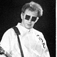 Gerald Casale, 75 (Bassista)
