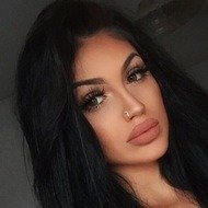 Gina Lorena, 25 (Estrella de Instagram)
