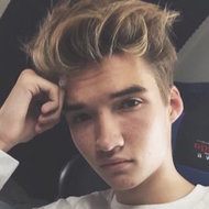 Gio Latooy, 25 (Star di YouTube)