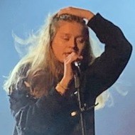 Girl In Red, 25 (Chanteuse pop)