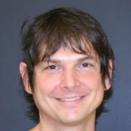 Glenn Kotche, 54 (鼓手)