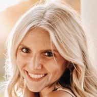 Grace Catney, 23 (TikTok明星)