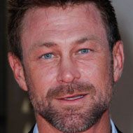 Grant Bowler, 55 (Acteur de télévision)