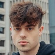 Grant Landis, 24 (Chanteuse pop)