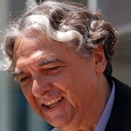 Gregory Nava, 74 (Сценарист)
