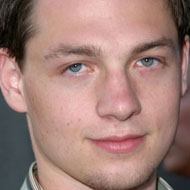 Gregory Smith, 40 (Attore TV)