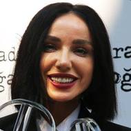 Gulsen, 47 (World Music Singer)
