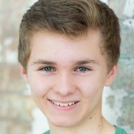 Gus Barry, 23 (Attore di film)