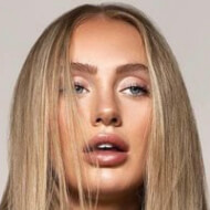 Guusje Van Geel, 26 (Instagram Star)