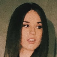 Hallie mak, 24 (TikTok明星)