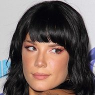 Halsey, 31 (Cantante pop)