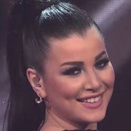 Hanane El Khader, 29 (Pop Singer)