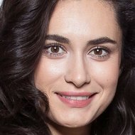 Hande Dogandemir, 38 (電視女演員)