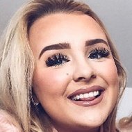 Hanna Martine, 26 (YouTube Star)