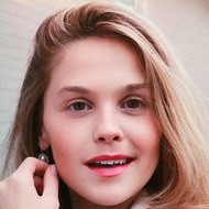 Hannah Favre, 29 (YouTube Star)