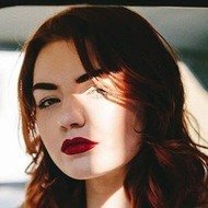 Hannah Louise Farrington, 30 (博主)