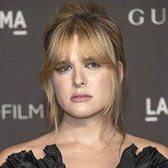 Hari Nef, 33 (模特)